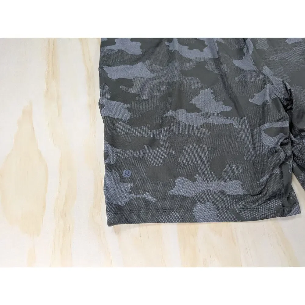 Lululemon Men's XL Pace Breaker Lined Short Green Camo Athletic Gym Zip Pocket